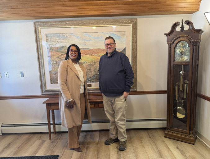 Congresswoman Hayes meets with Kent First Selectman